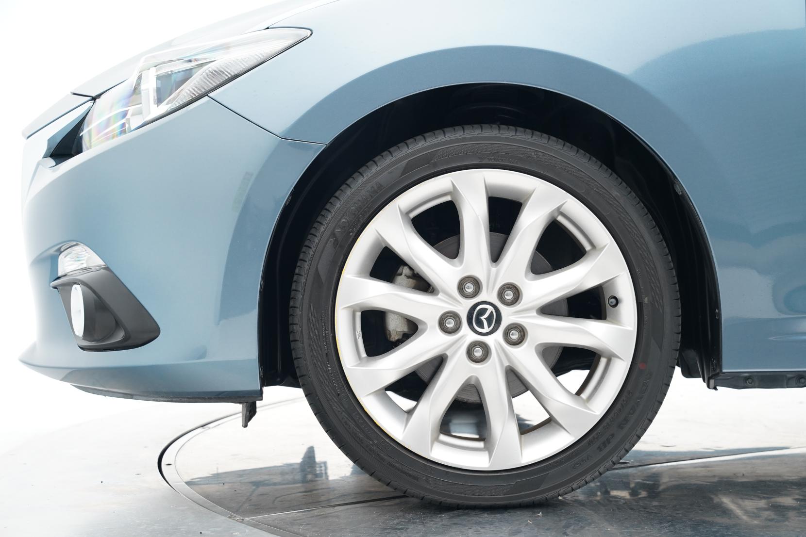 Mazda Axela 2.0 20S Touring