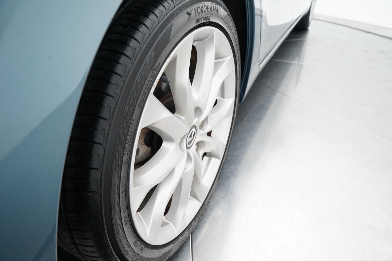 Mazda Axela 2.0 20S Touring