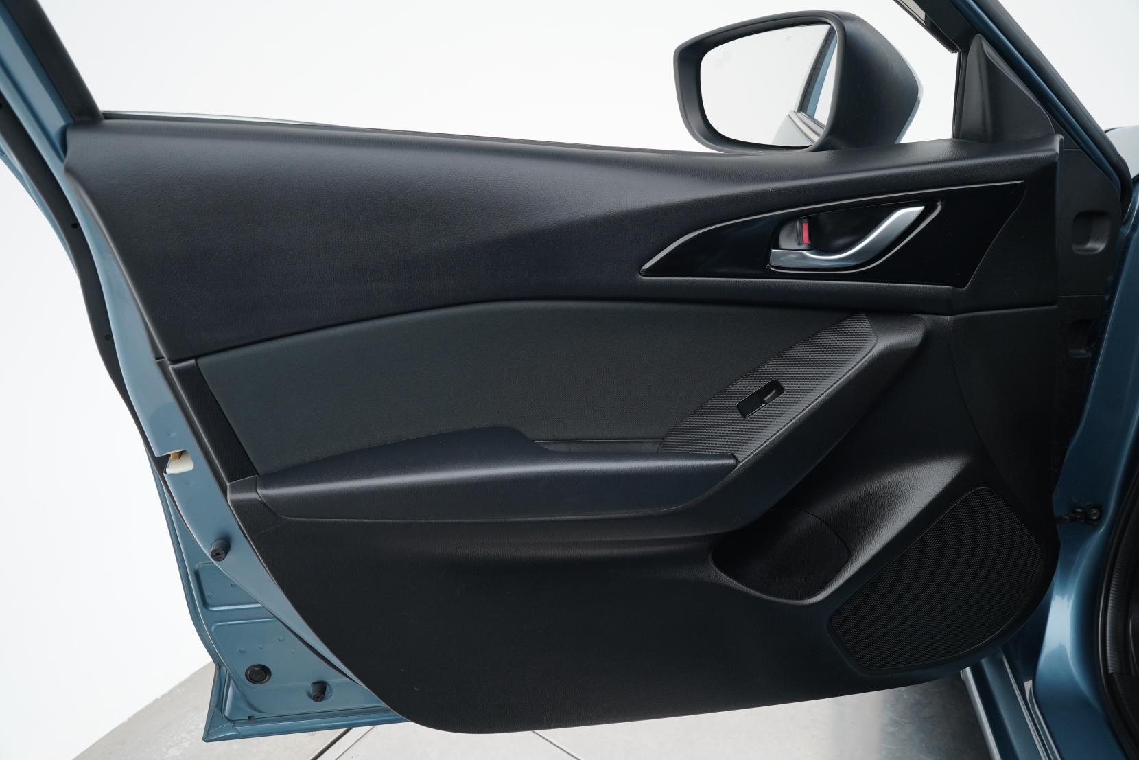 Mazda Axela 2.0 20S Touring