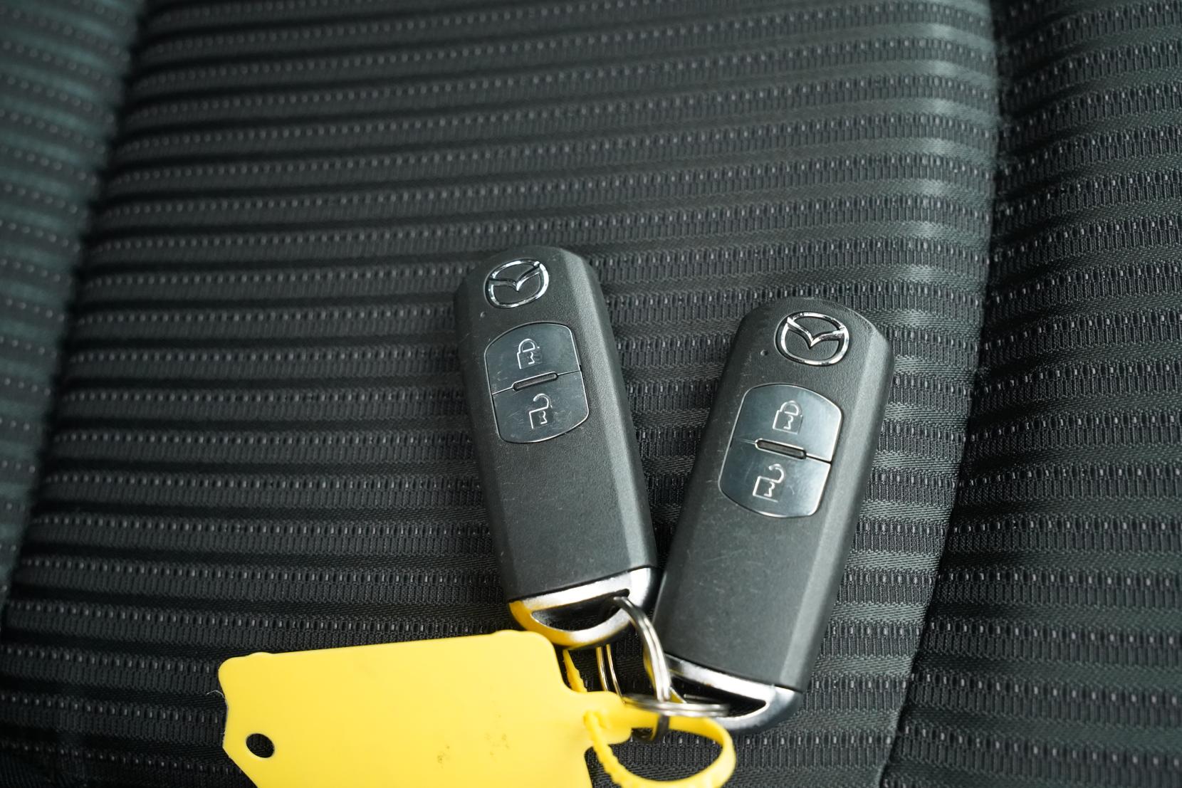 Mazda Axela 2.0 20S Touring