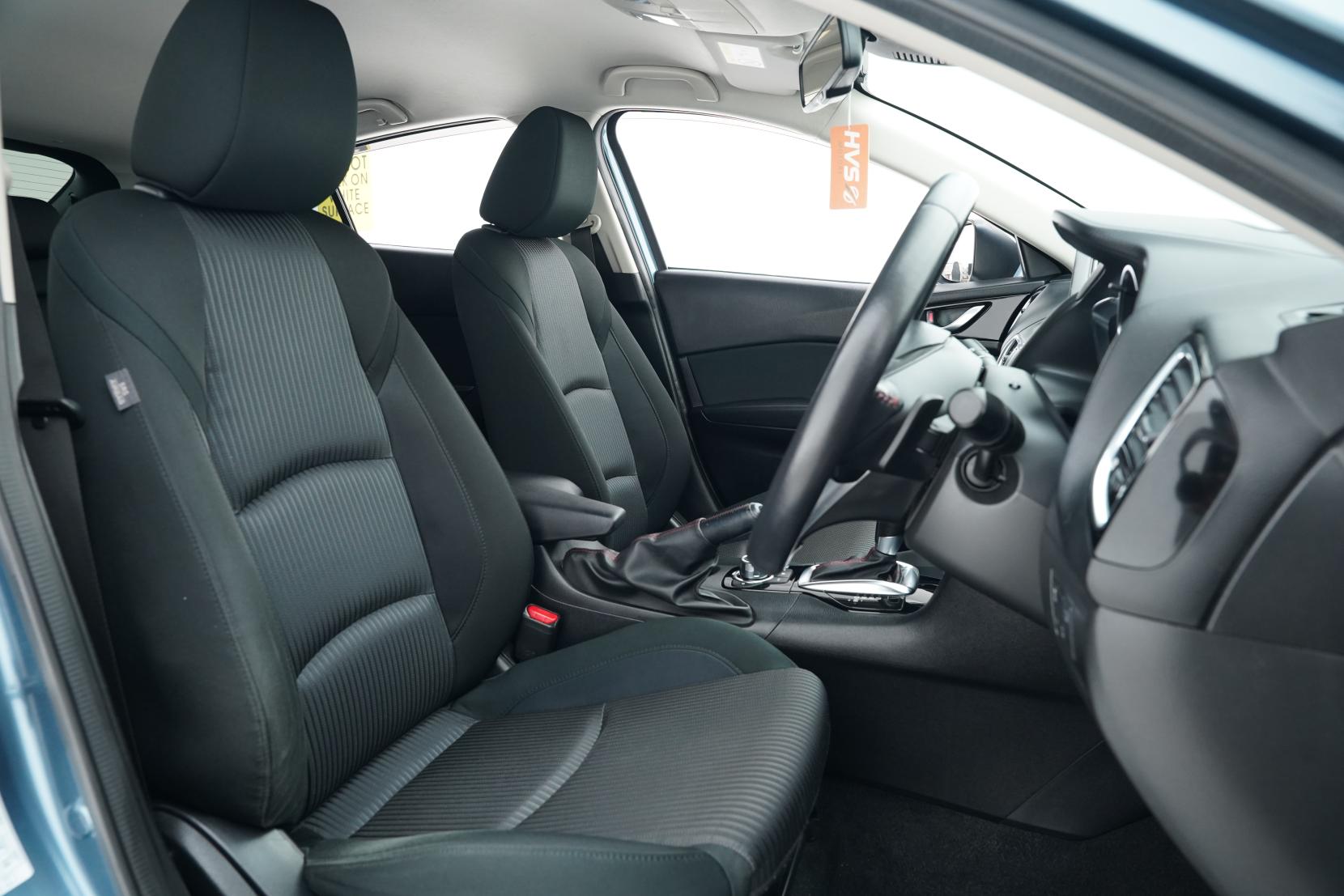 Mazda Axela 2.0 20S Touring