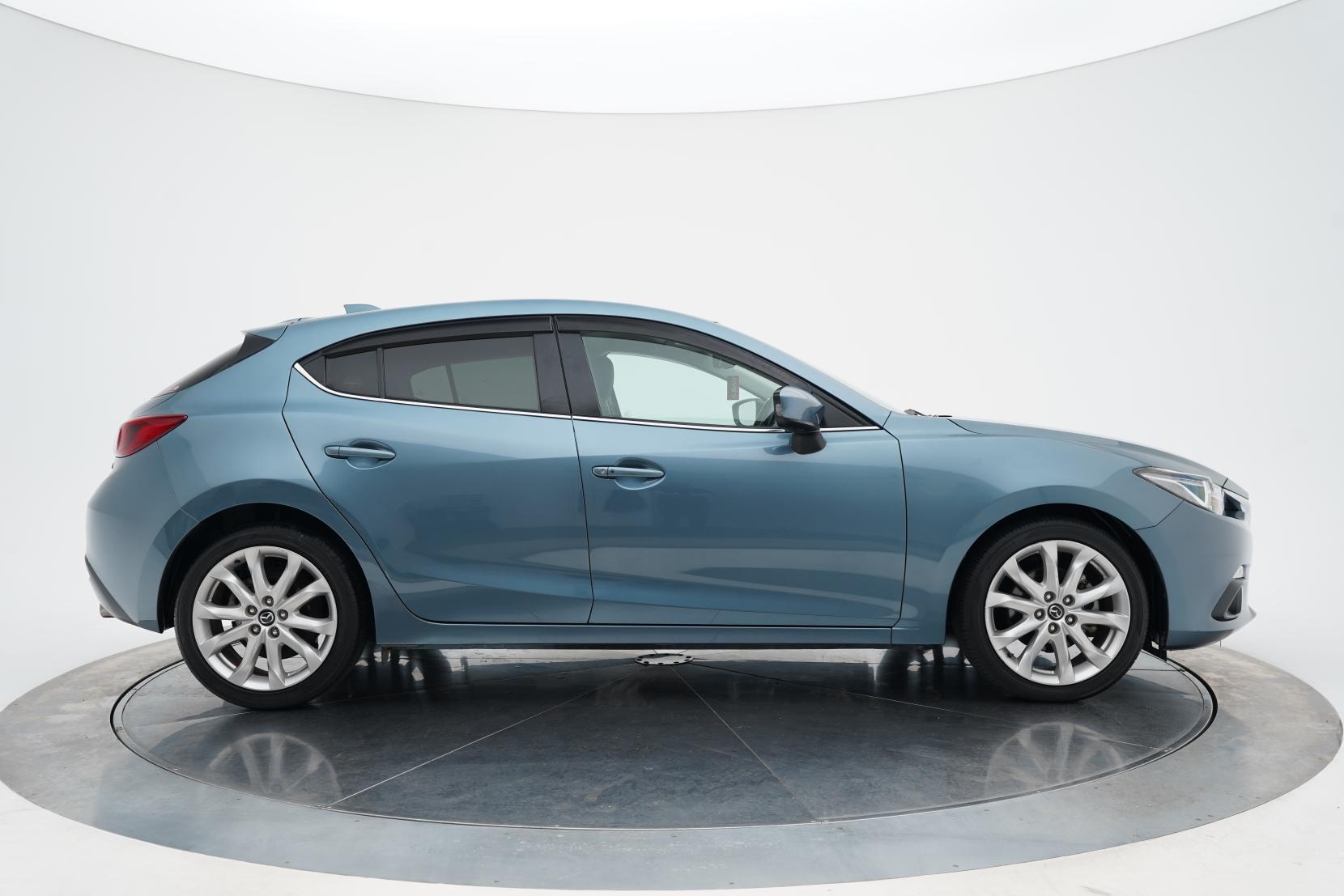 Mazda Axela 2.0 20S Touring