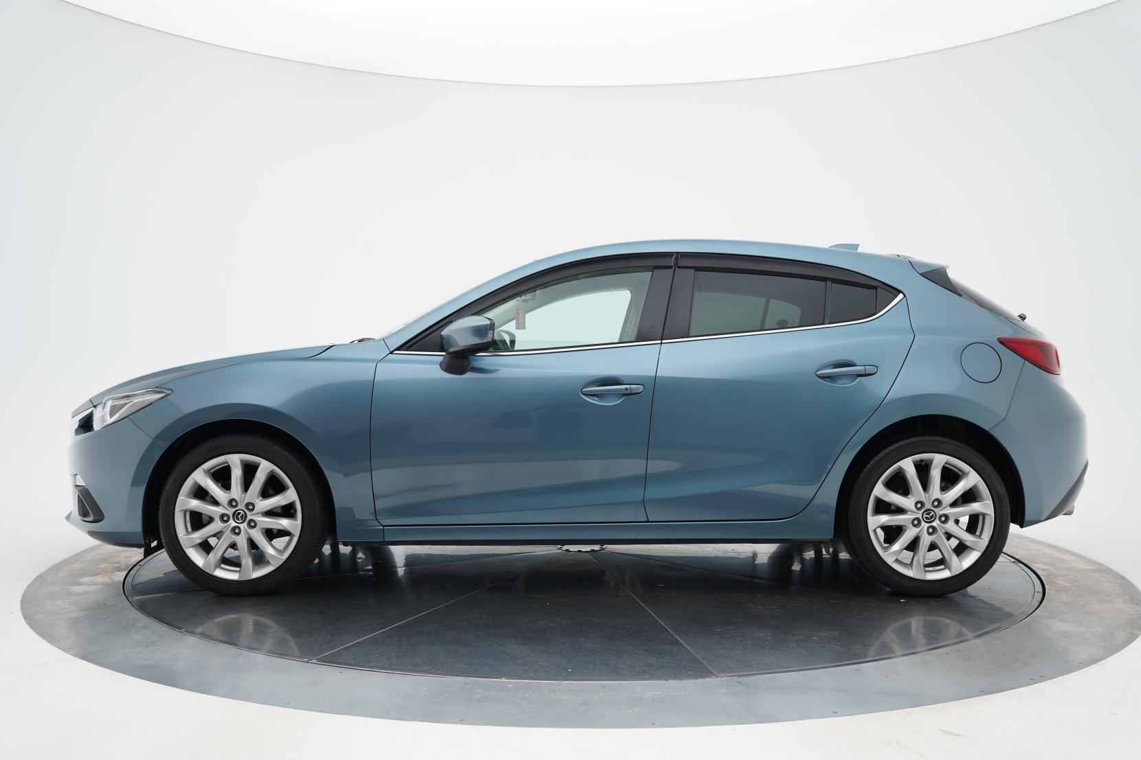 Mazda Axela 2.0 20S Touring