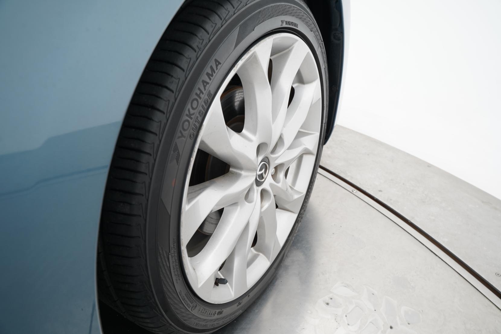 Mazda Axela 2.0 20S Touring