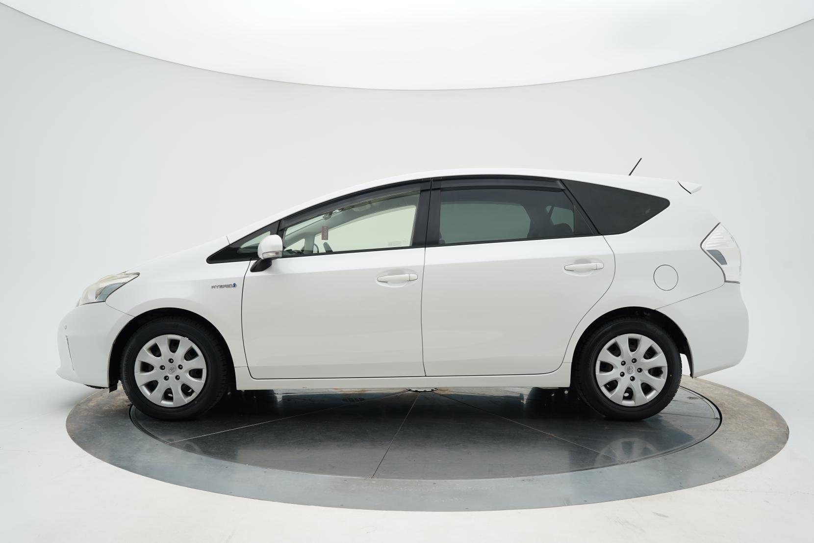 Toyota Prius 1.8 ALPHA S L SMART