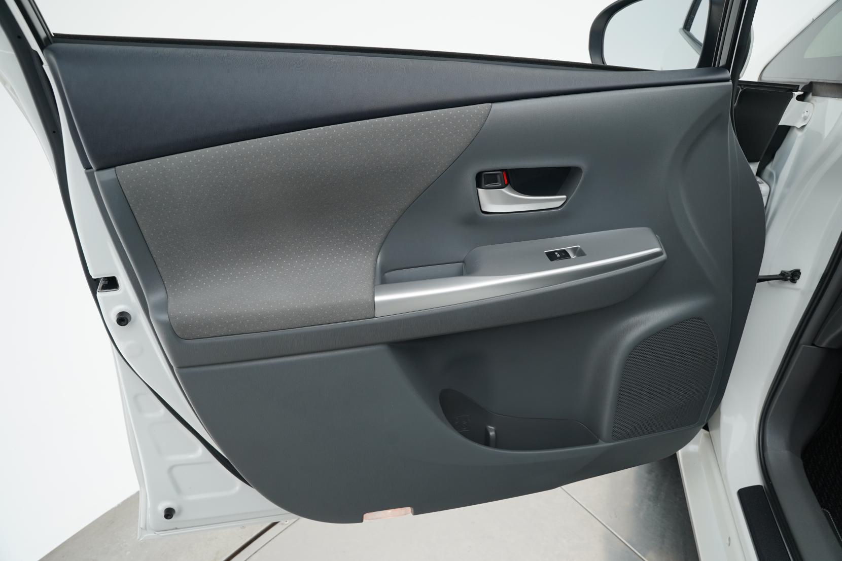 Toyota Prius 1.8 ALPHA S L SMART