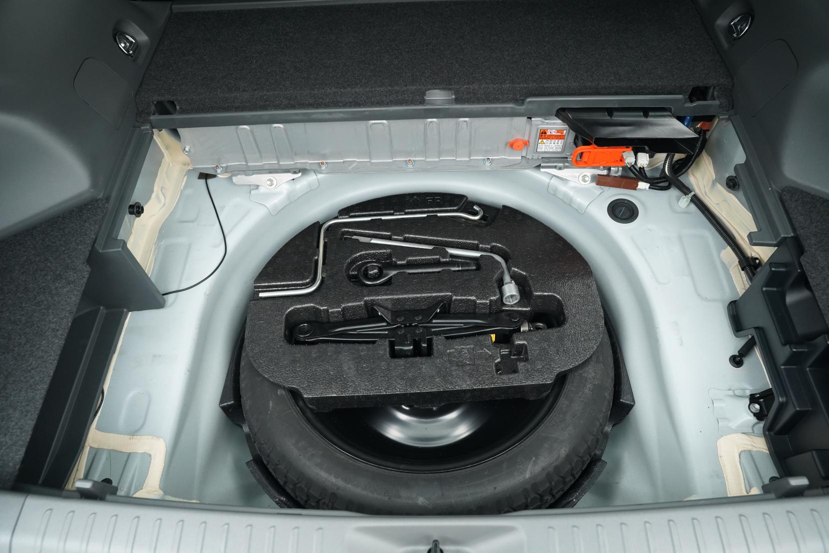Toyota Prius 1.8 ALPHA S L SMART
