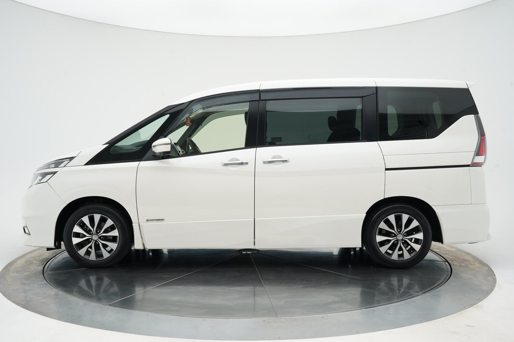 Nissan Serena (1991 – present) 2.0 Hybrid Highway Star V