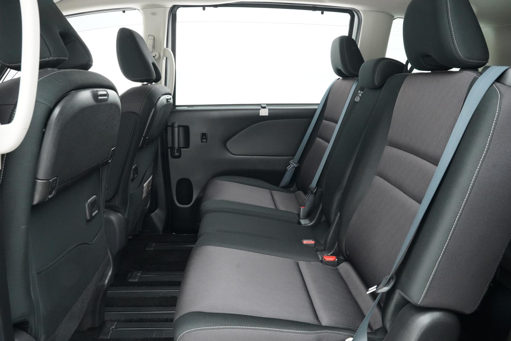 Nissan Serena (1991 – present) 2.0 Hybrid Highway Star V