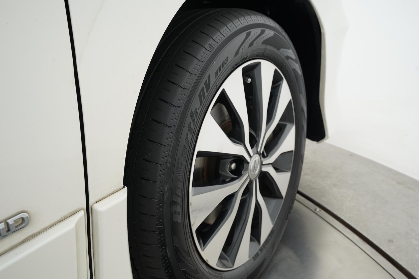 Nissan Serena (1991 – present) 2.0 Hybrid Highway Star V