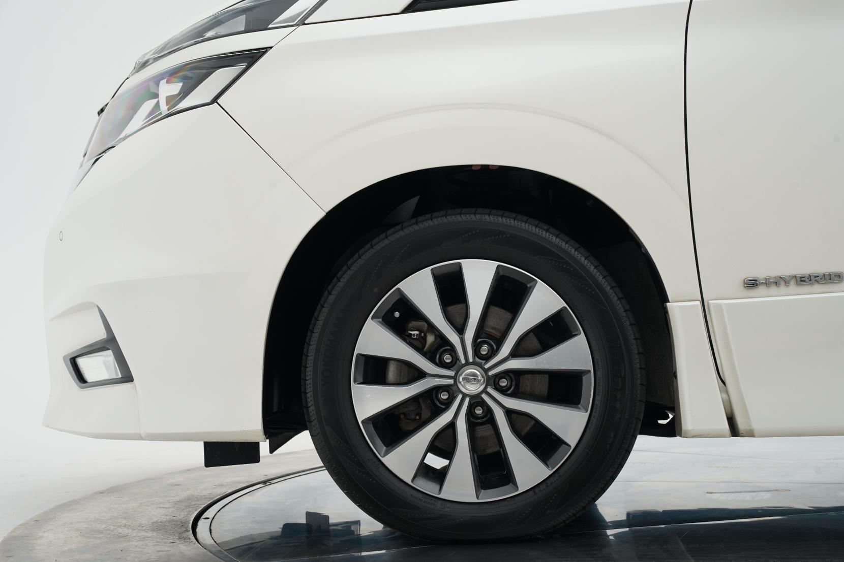 Nissan Serena (1991 – present) 2.0 Hybrid Highway Star V