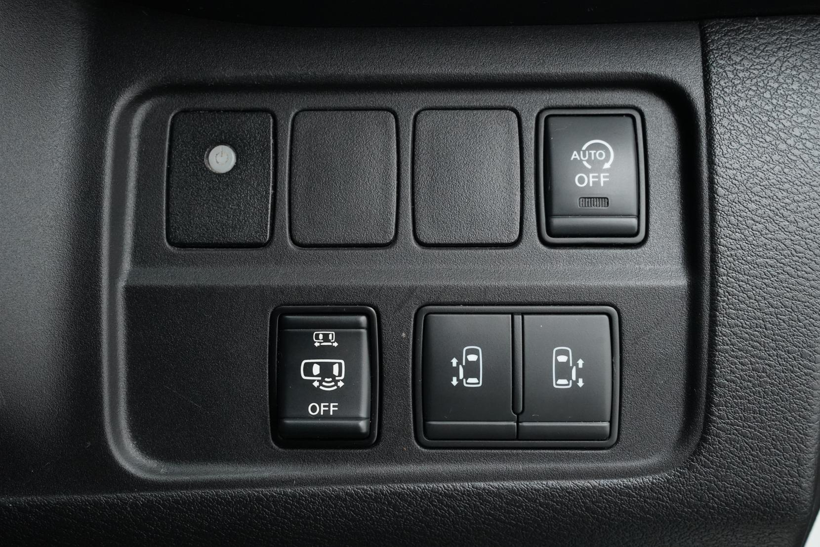 Nissan Serena (1991 – present) 2.0 Hybrid Highway Star V