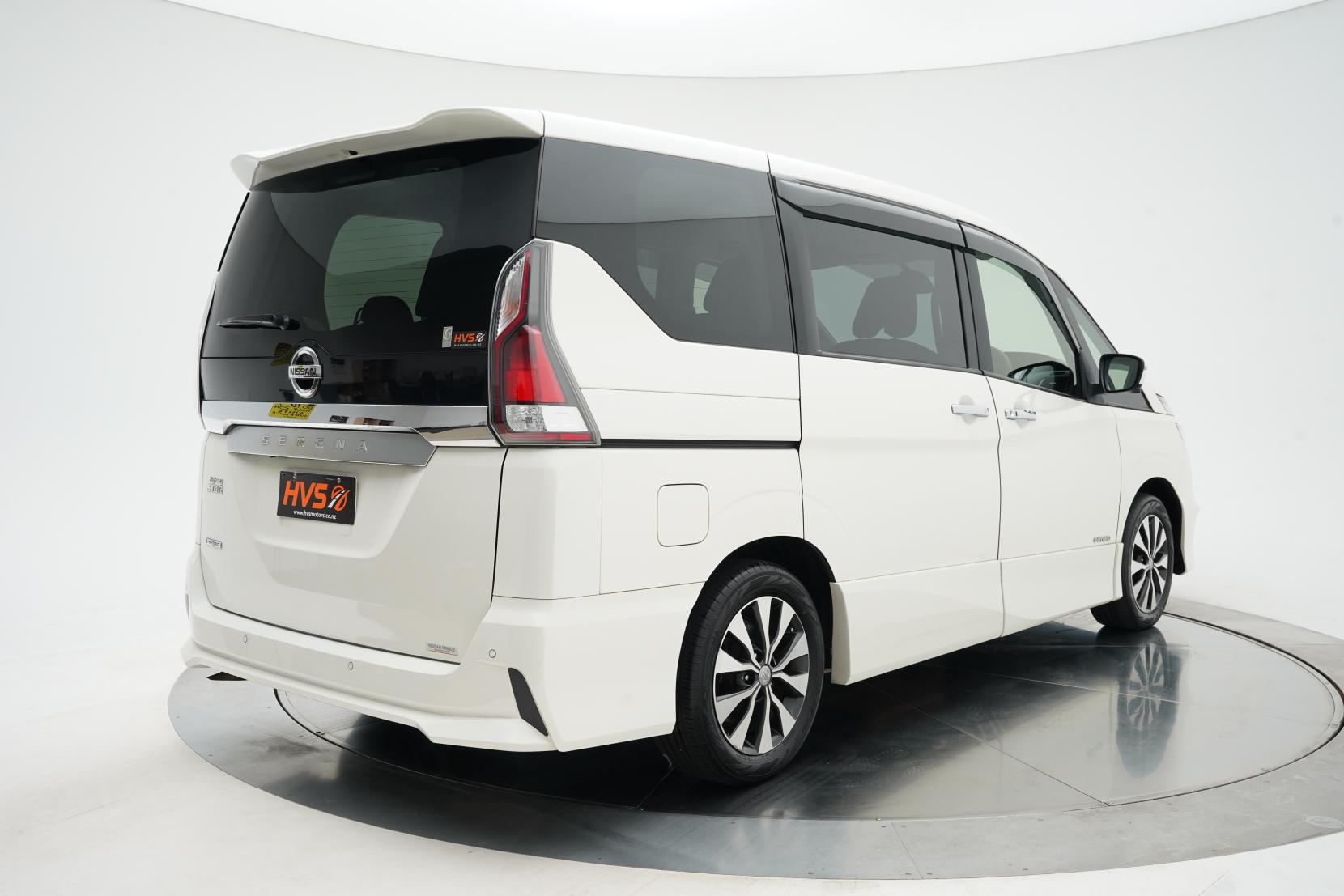 Nissan Serena (1991 – present) 2.0 Hybrid Highway Star V