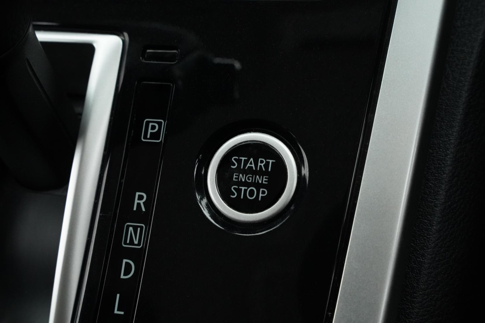 Nissan Serena (1991 – present) 2.0 Hybrid Highway Star V