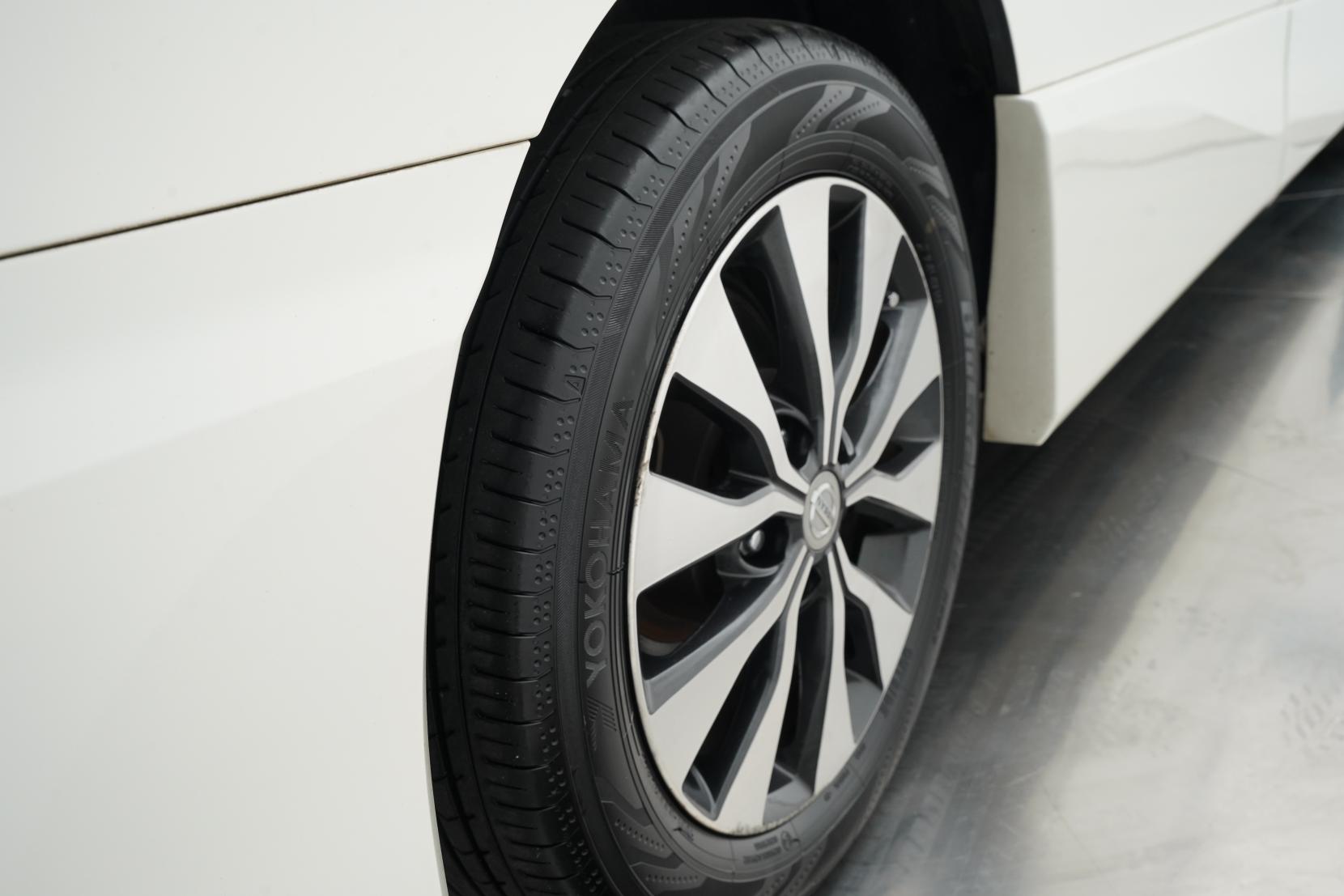 Nissan Serena (1991 – present) 2.0 Hybrid Highway Star V