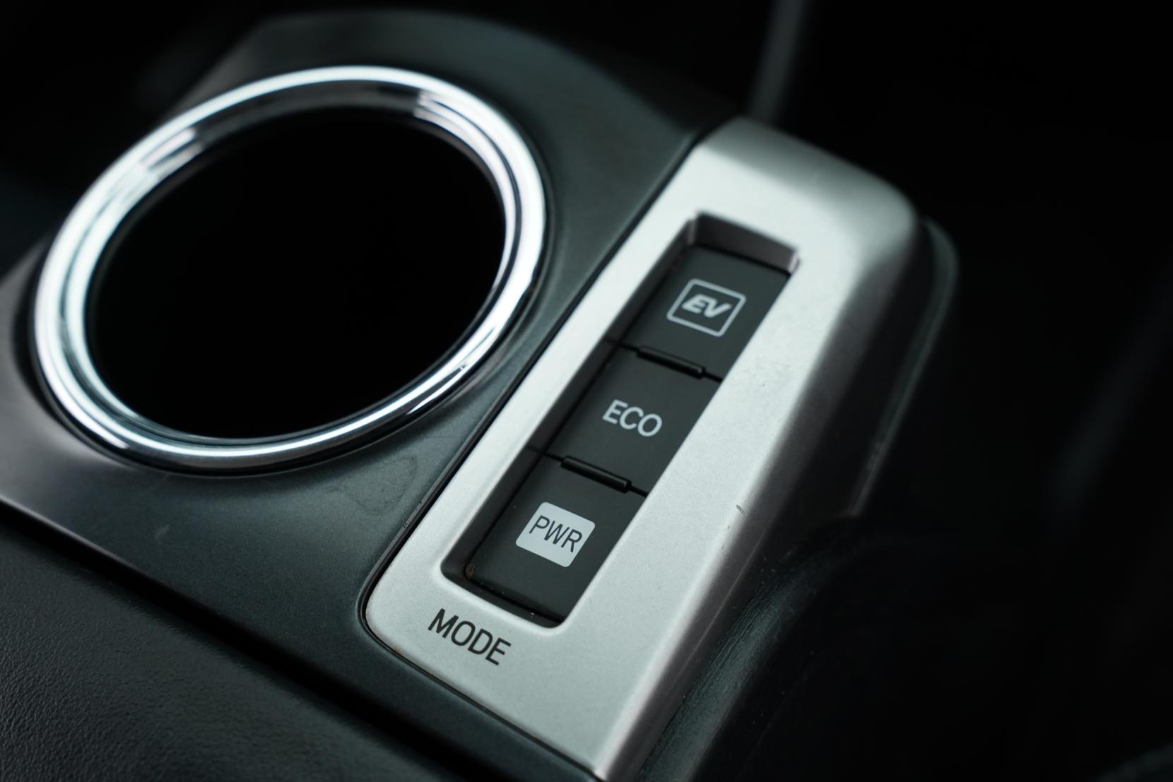 Toyota Prius 1.8 Alpha S Facelift