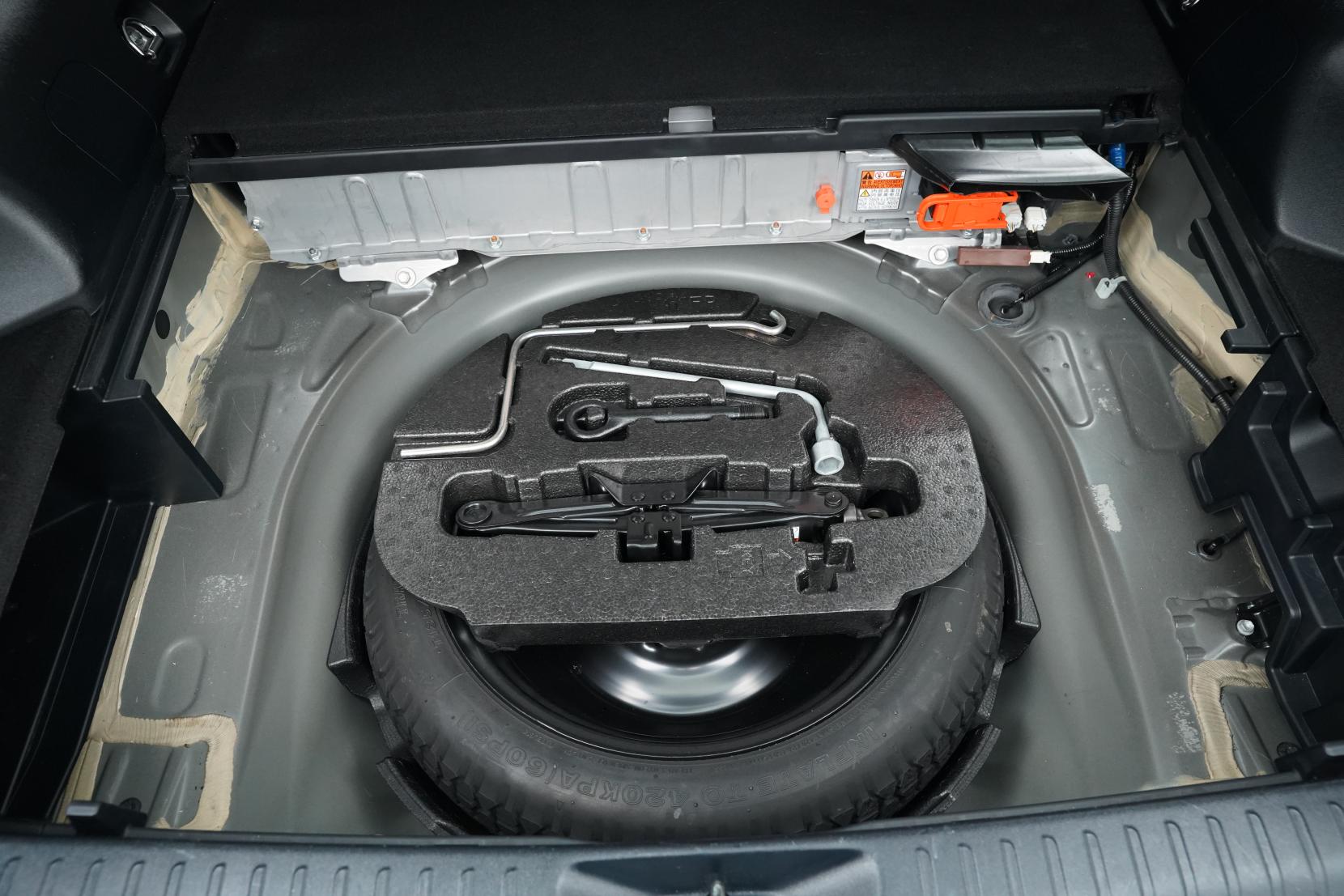 Toyota Prius 1.8 Alpha S Facelift