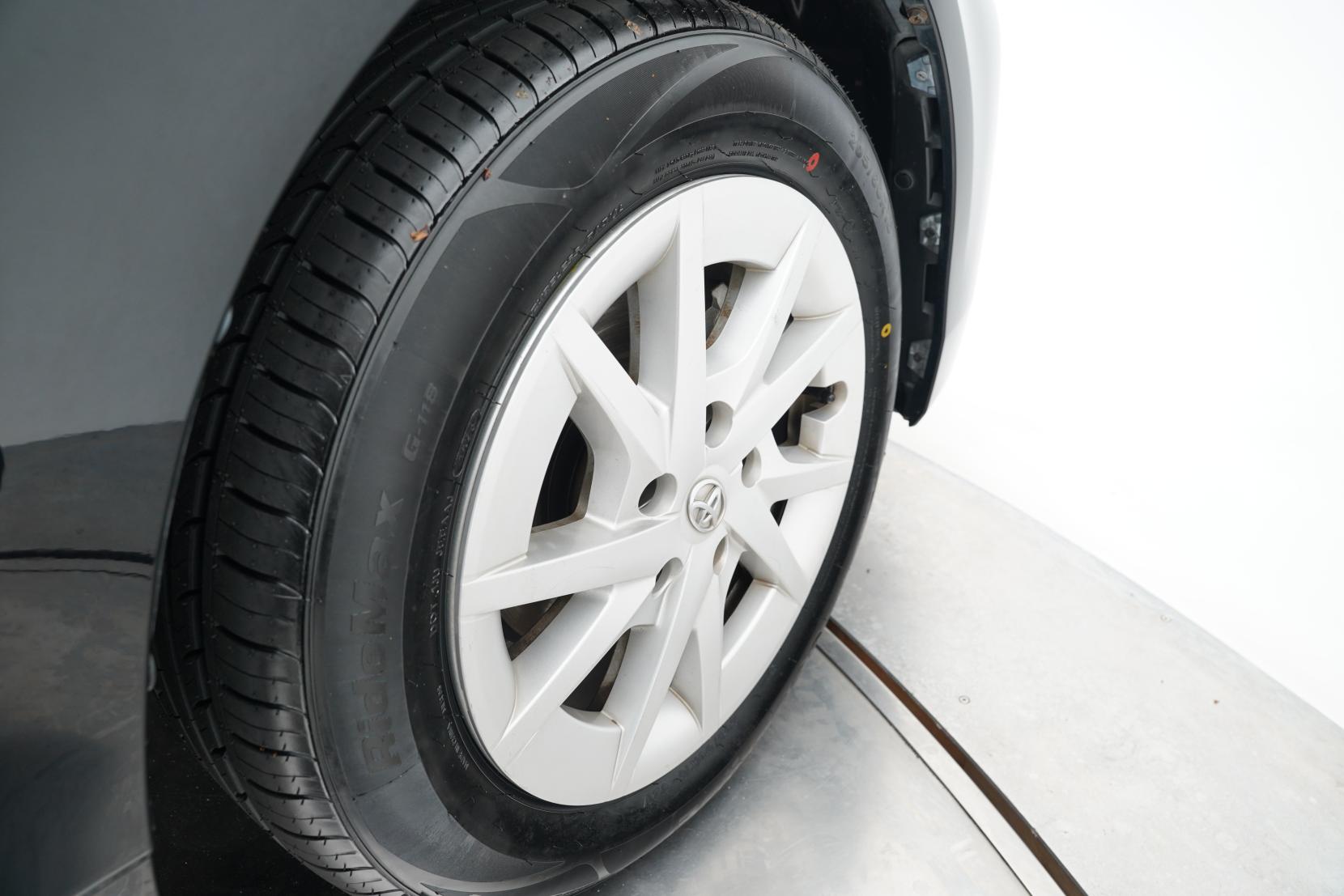 Toyota Prius 1.8 Alpha S Facelift