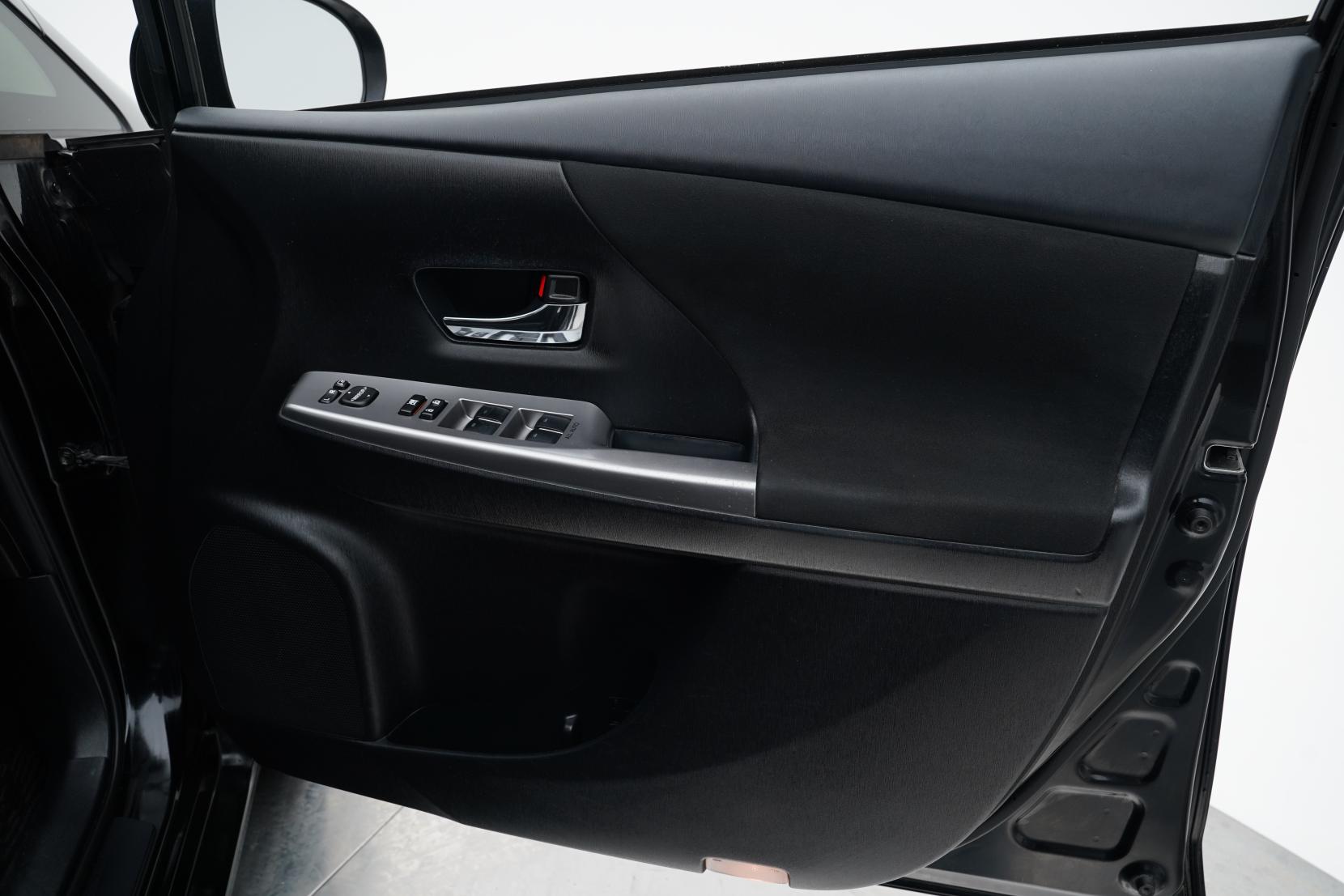 Toyota Prius 1.8 Alpha S Facelift