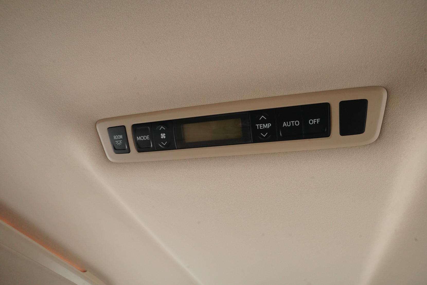 Toyota Vellfire 2.4 2.4X 8 Seater