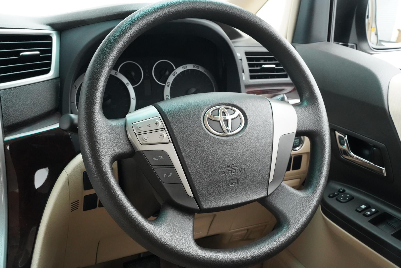 Toyota Vellfire 2.4 2.4X 8 Seater