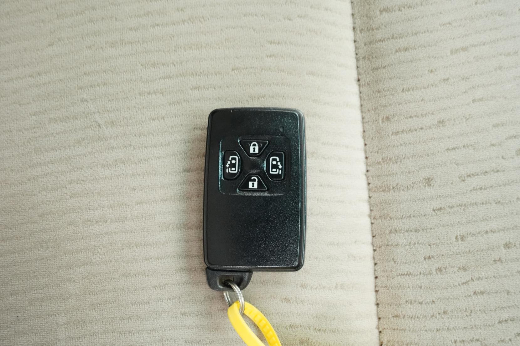 Toyota Vellfire 2.4 2.4X 8 Seater