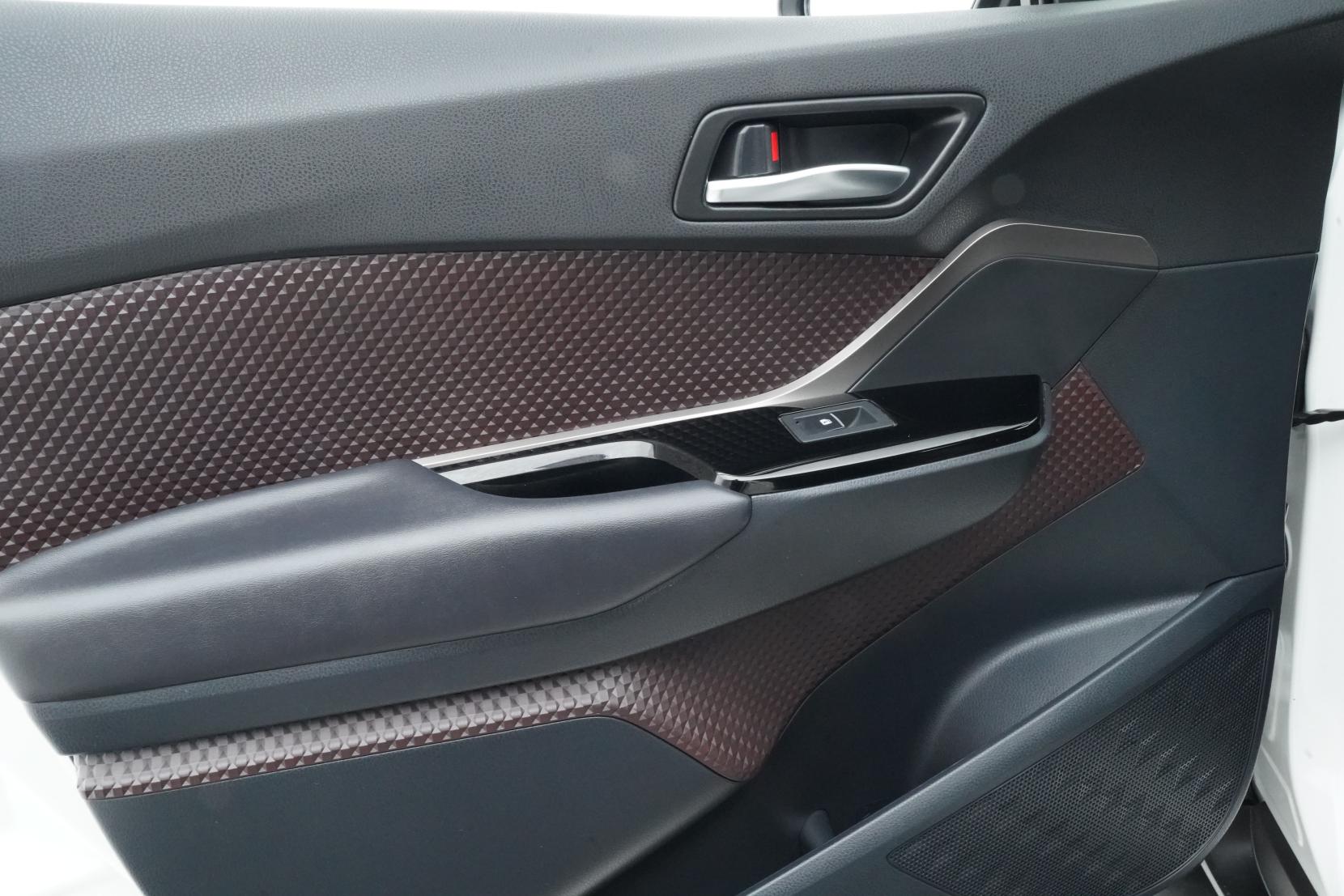 Toyota C-HR 1.8 G LED EDITION