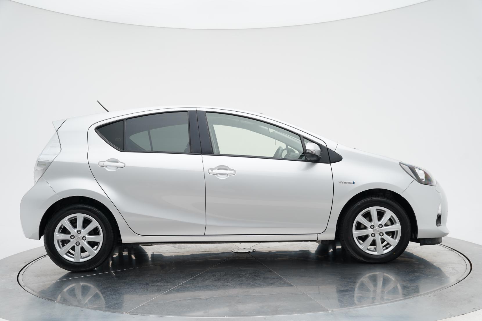 Toyota Aqua 1.5 G Leather