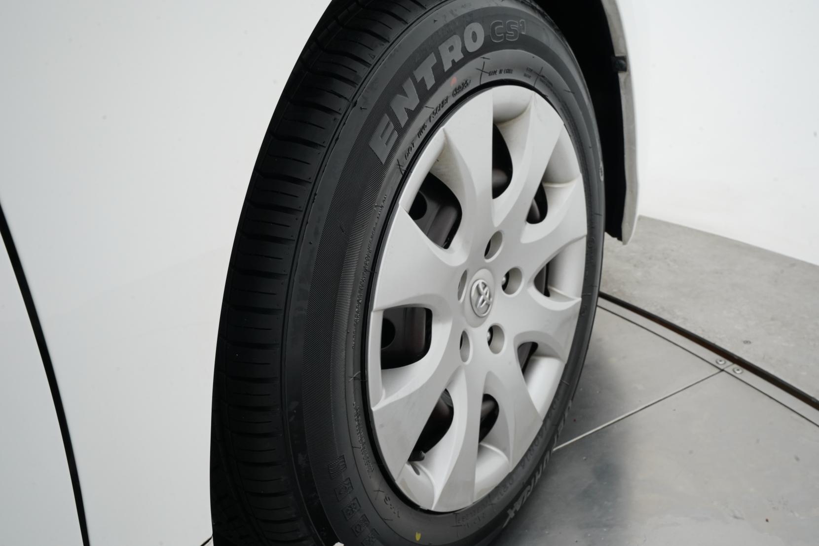 Toyota Prius 1.8 ALPHA S L SELECTION