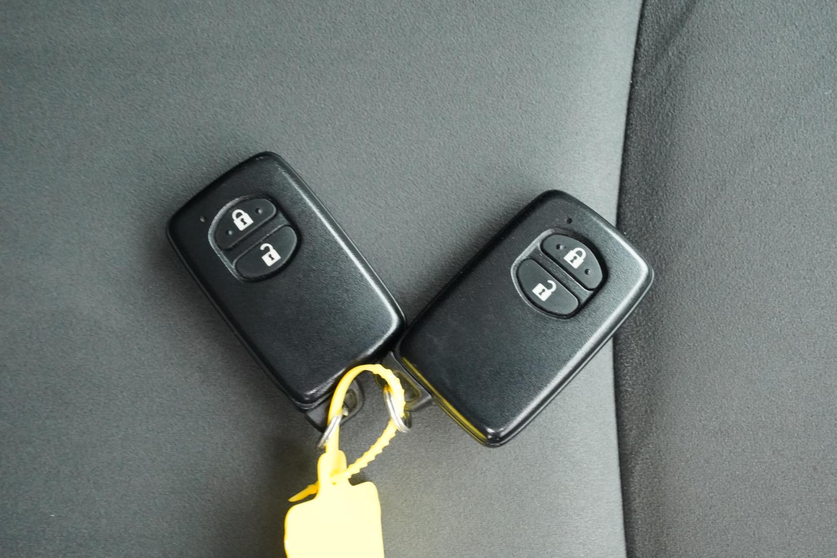 Toyota Prius 1.8 ALPHA S L SELECTION