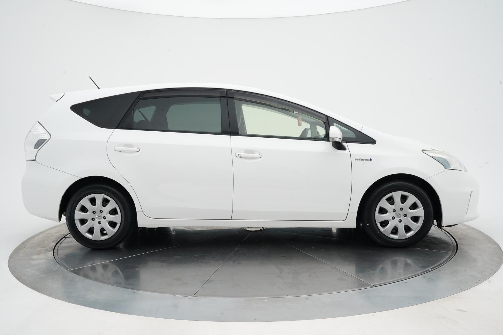 Toyota Prius 1.8 ALPHA S L SELECTION