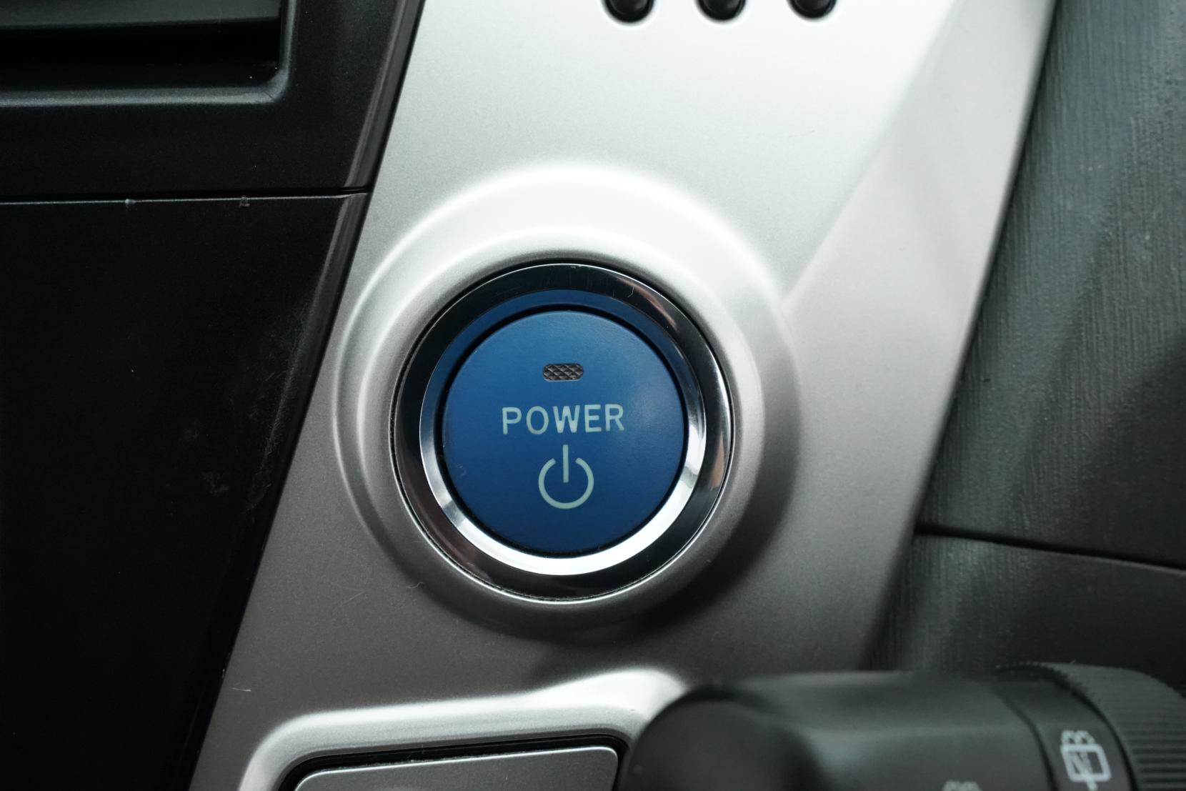 Toyota Prius 1.8 ALPHA S L SELECTION