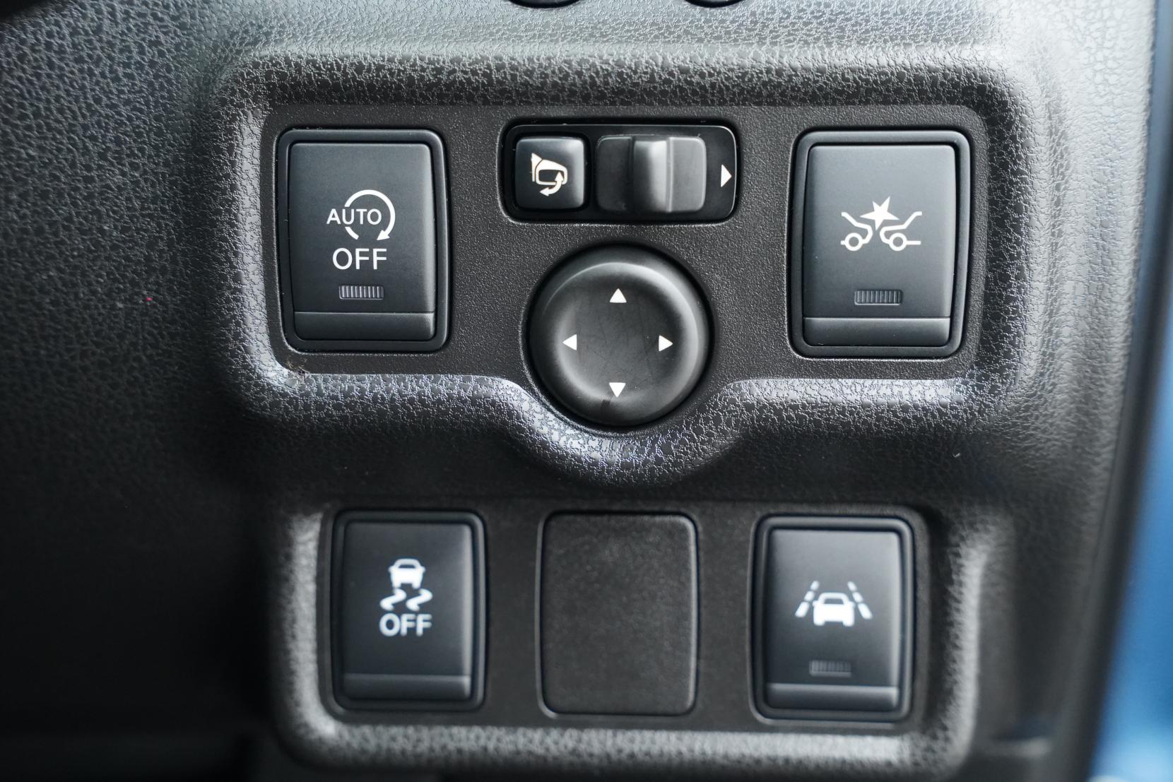 Nissan Note (2004–present) 1.2 DIG-S V SELECTION