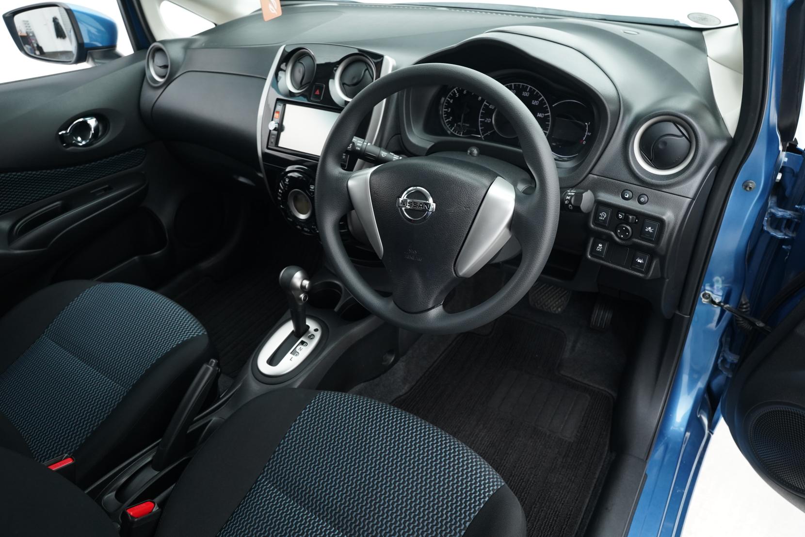 Nissan Note (2004–present) 1.2 DIG-S V SELECTION