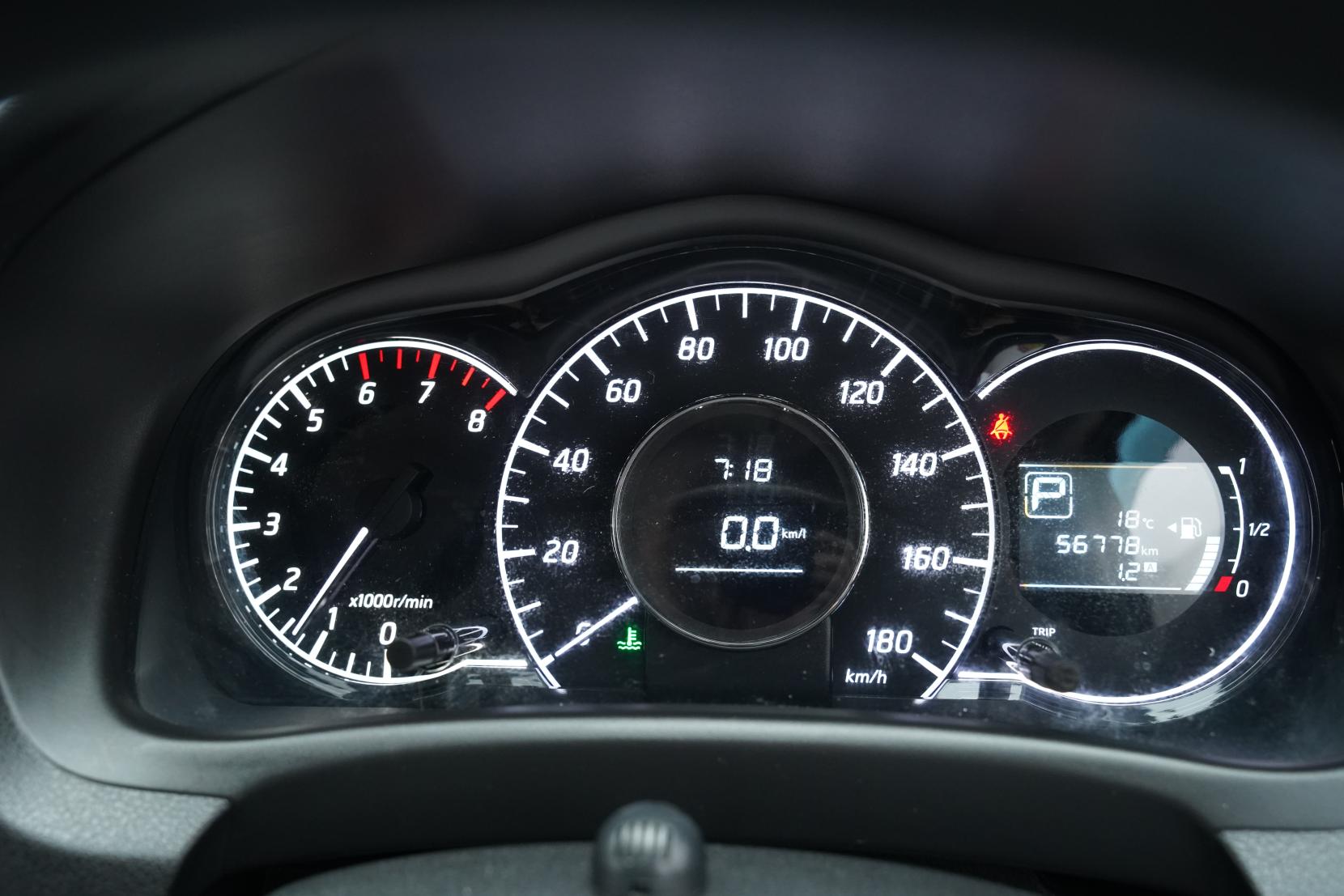 Nissan Note (2004–present) 1.2 DIG-S V SELECTION