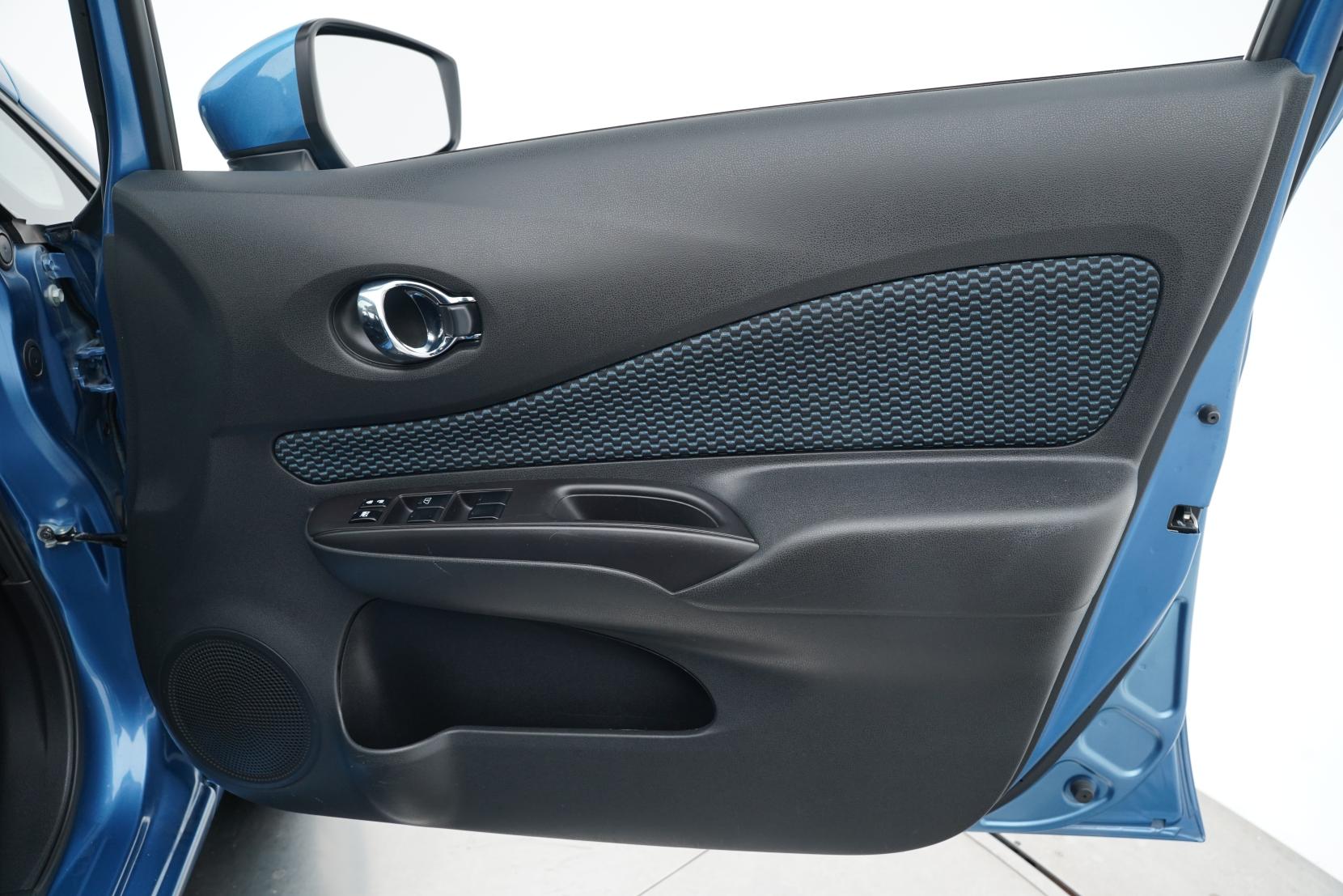 Nissan Note (2004–present) 1.2 DIG-S V SELECTION