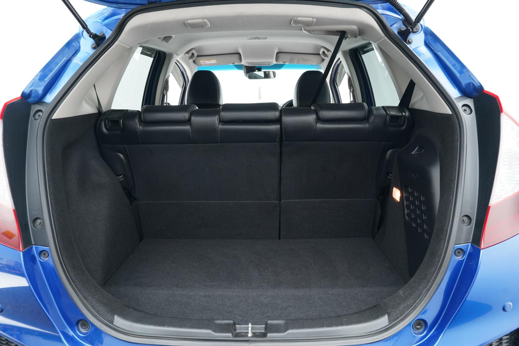 Honda Fit 1.5 Hybrid L PACKAGE