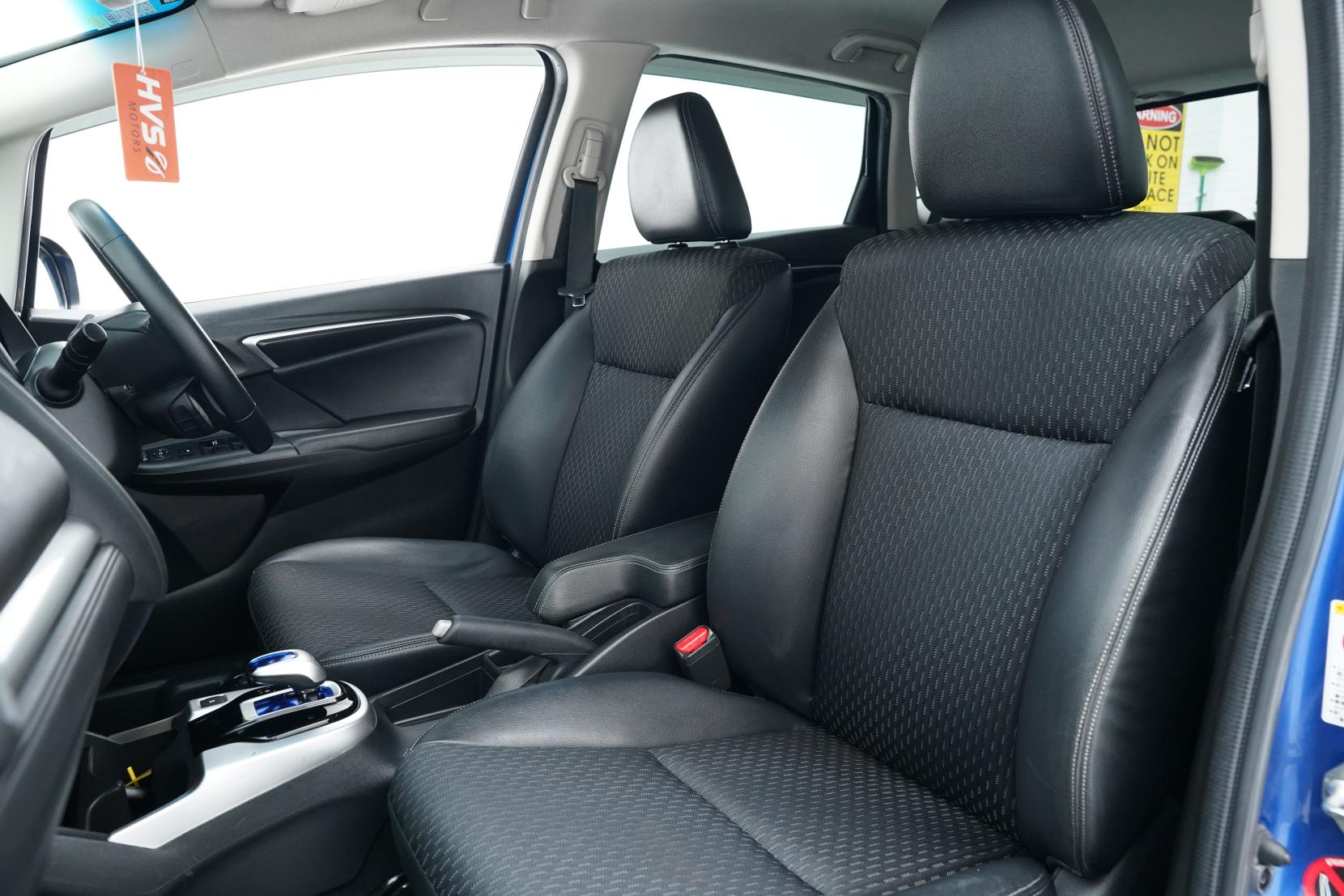 Honda Fit 1.5 Hybrid L PACKAGE