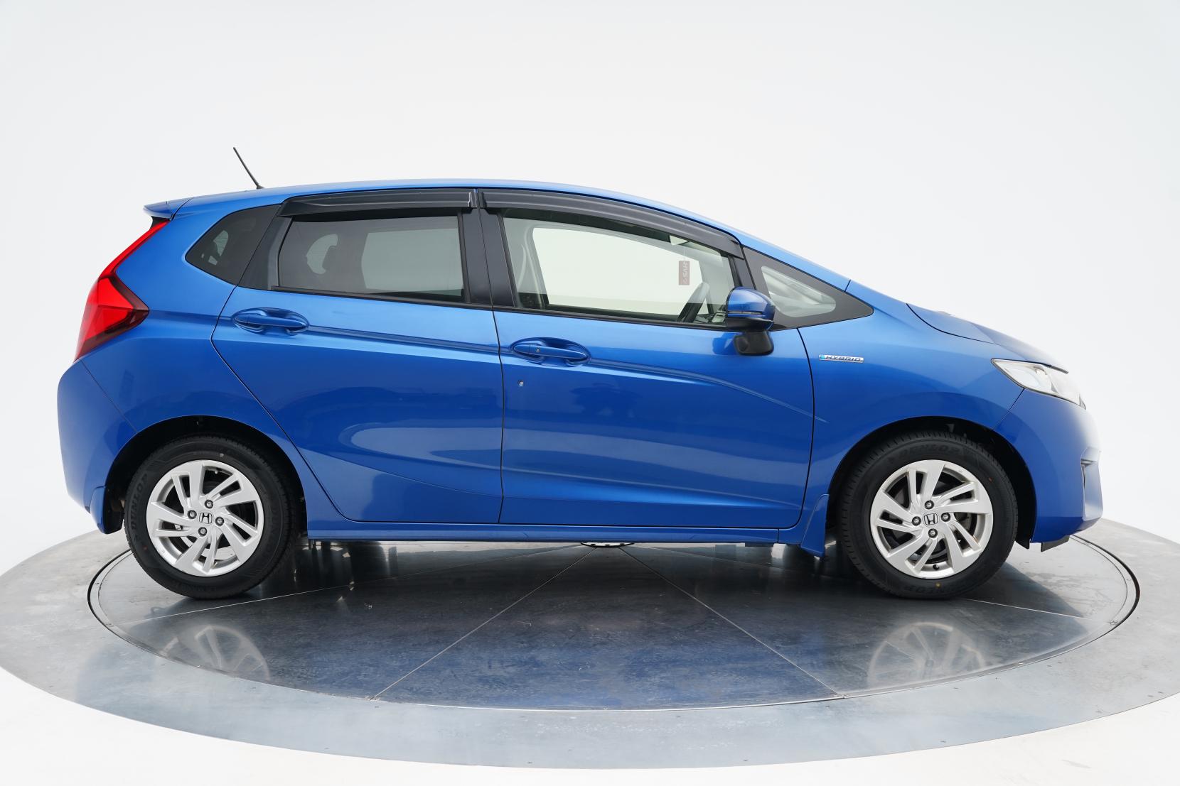 Honda Fit 1.5 Hybrid L PACKAGE