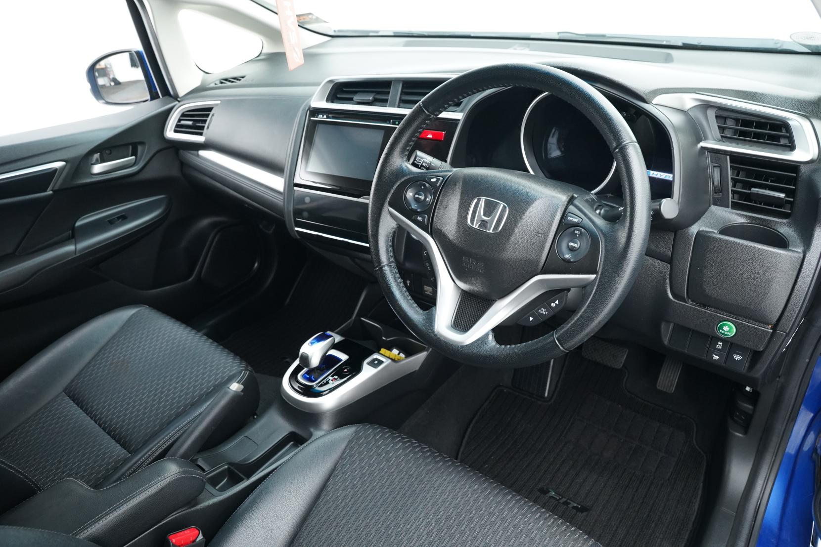 Honda Fit 1.5 Hybrid L PACKAGE