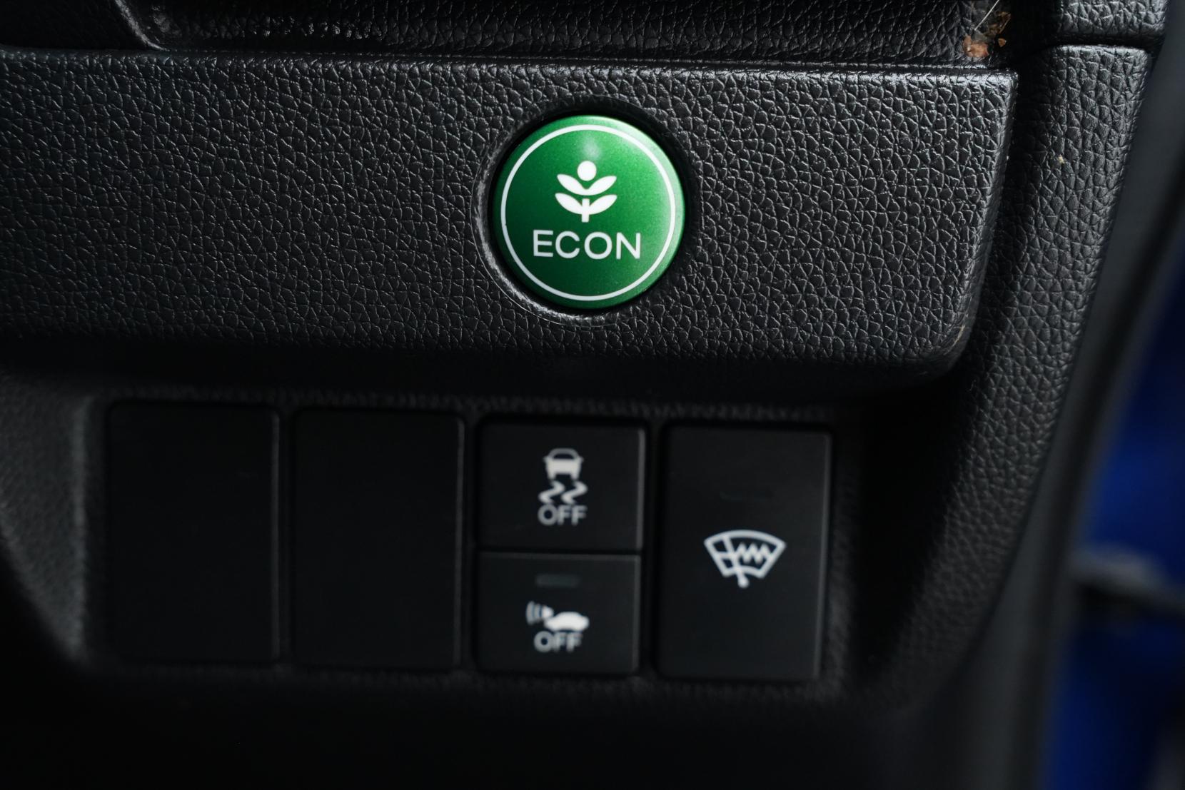 Honda Fit 1.5 Hybrid L PACKAGE