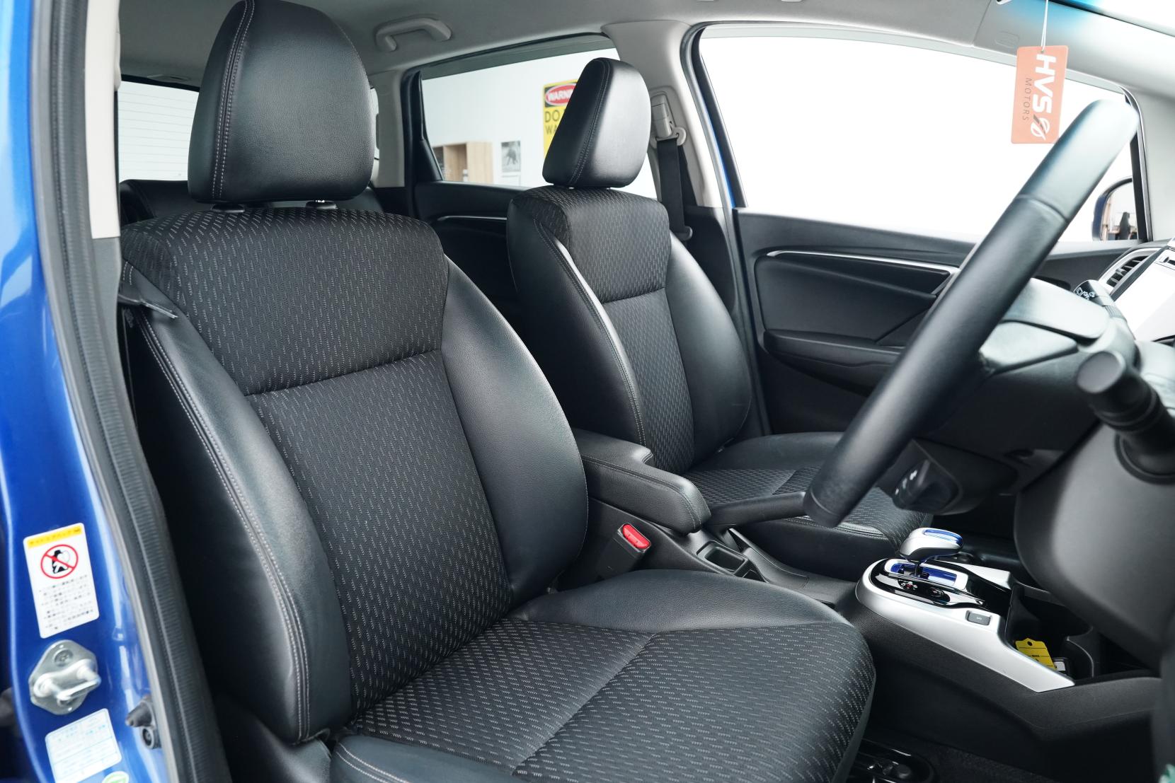 Honda Fit 1.5 Hybrid L PACKAGE