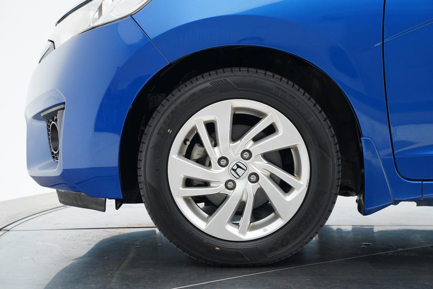 Honda Fit 1.5 Hybrid L PACKAGE