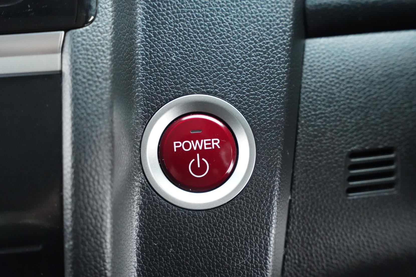 Honda Fit 1.5 Hybrid L PACKAGE