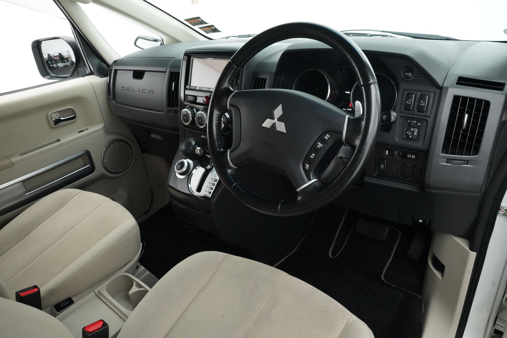 Mitsubishi Delica (1968–present) 2.2 D:5 4WD D POWER PACKAGE