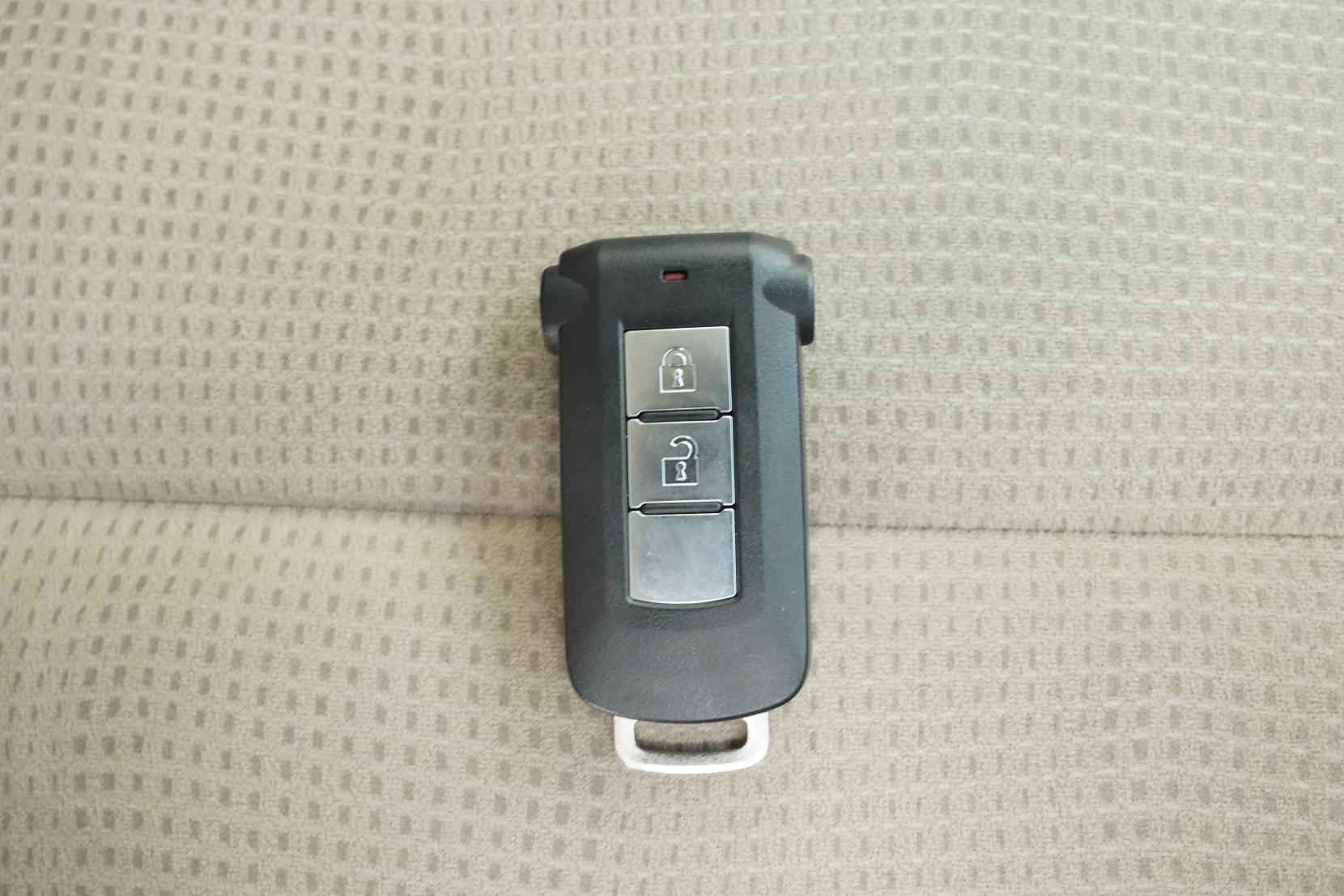 Mitsubishi Delica (1968–present) 2.2 D:5 4WD D POWER PACKAGE