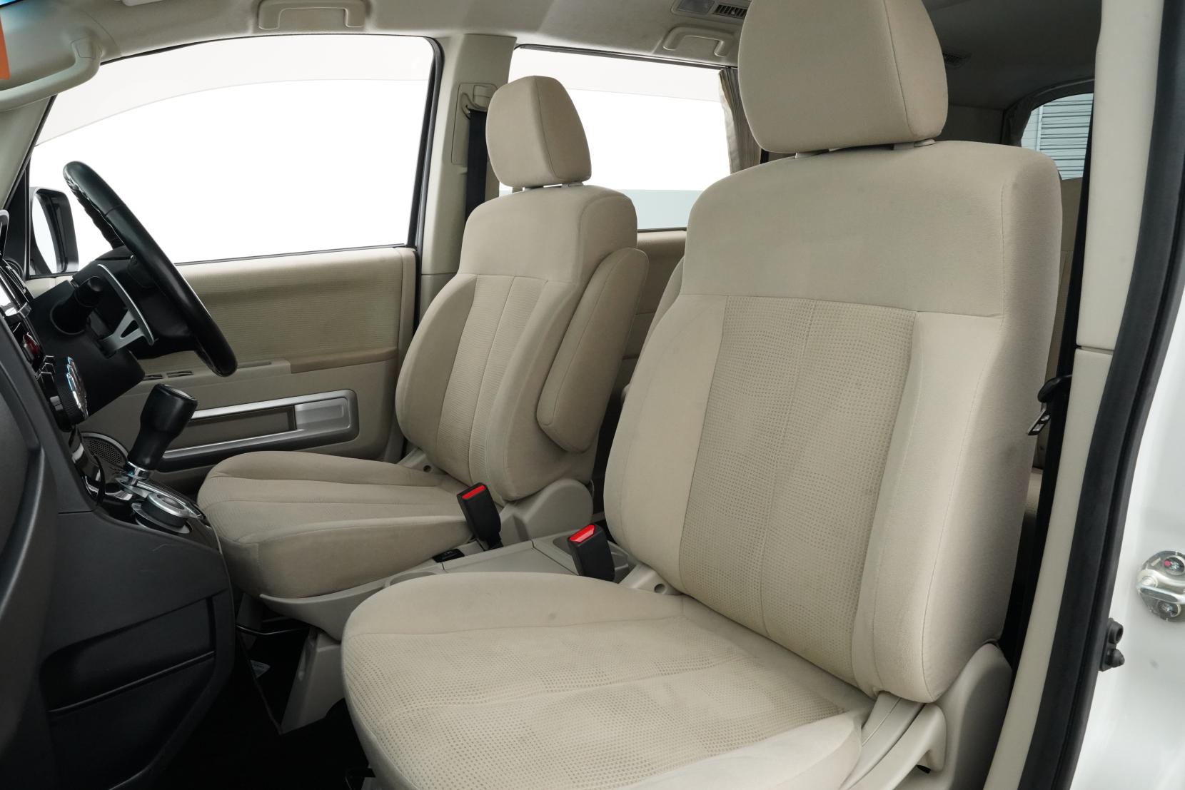 Mitsubishi Delica (1968–present) 2.2 D:5 4WD D POWER PACKAGE