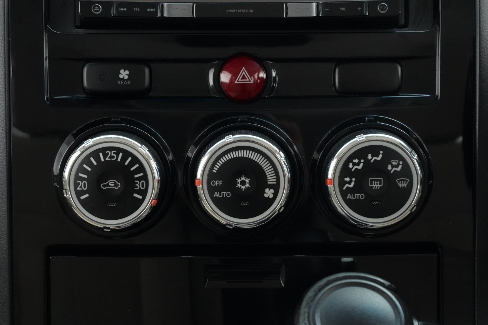 Mitsubishi Delica (1968–present) 2.2 D:5 4WD D POWER PACKAGE