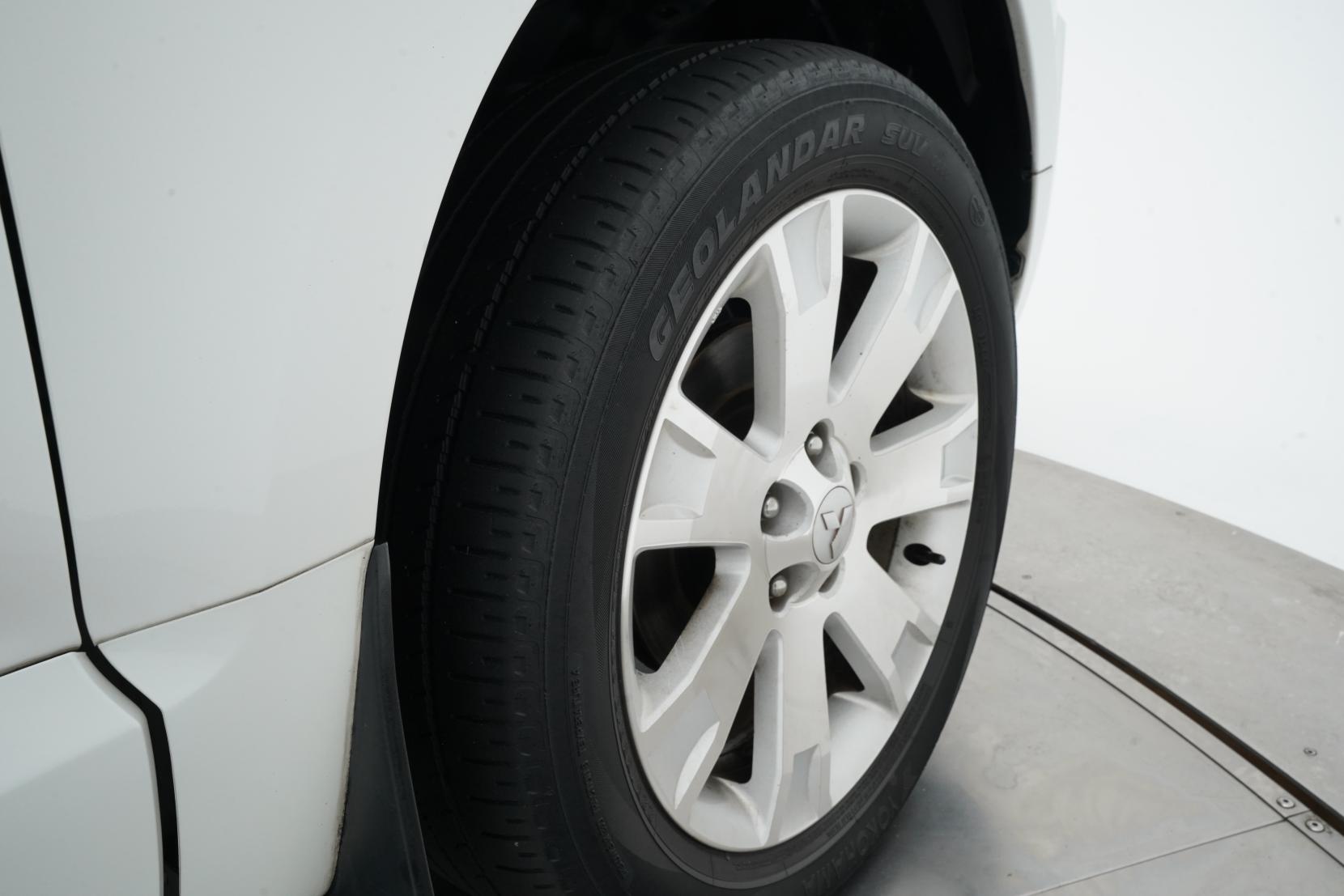 Mitsubishi Delica (1968–present) 2.2 D:5 4WD D POWER PACKAGE