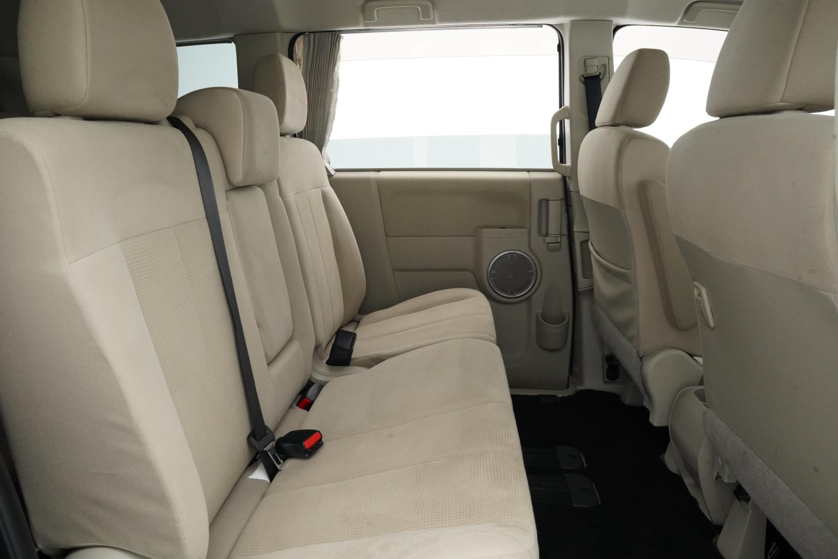 Mitsubishi Delica (1968–present) 2.2 D:5 4WD D POWER PACKAGE